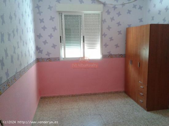 VIVIENDA EN VENTA O ALQUILER CON OPCION A COMPRA EN ZONA FIESTA DEL ARBOL.  AMPLIO PATIO. - ALBACETE