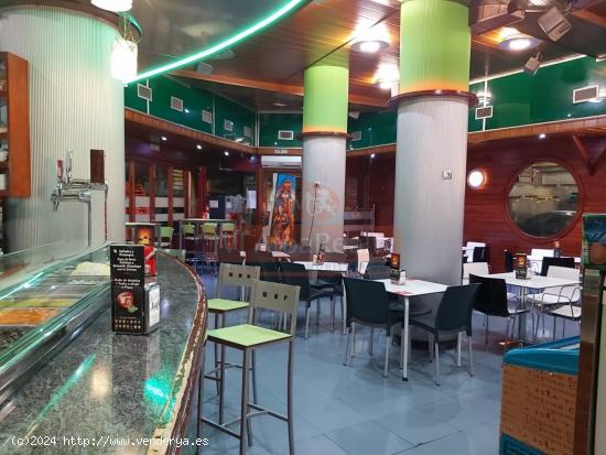 CAFETERIA-TAPERIA EN PLENO FUNCIONAMIENTO (ZONA TITI´HS) - ALBACETE