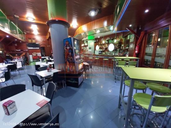 CAFETERIA-TAPERIA EN PLENO FUNCIONAMIENTO (ZONA TITI´HS) - ALBACETE