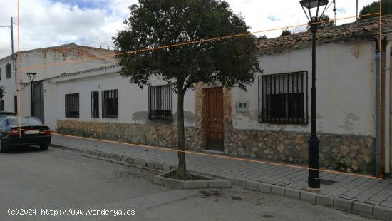 SE VENDE SUELO PARA CONSTRUIR EN UNA ZONA CON MUCHÍSIMO POTENCIAL EN ALBACETE. - ALBACETE