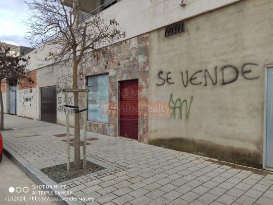 SE VENDE LOCAL DE 184M EN ZONA CAMPUS. - ALBACETE