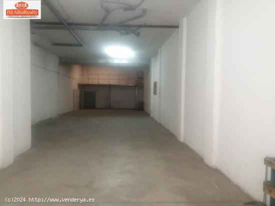  LOCAL COMERCIAL CON VADO EN ZONA INDUSTRIA EN VENTA O ALQUILER - ALBACETE 