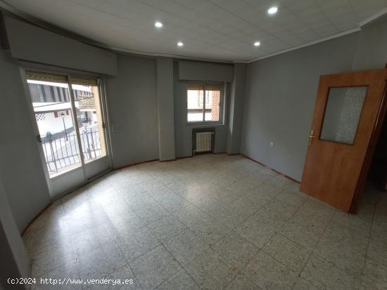 AMPLIA VIVIENDA PARA REFORMAR ZONA CENTRO AYUNTAMIENTO. - ALBACETE