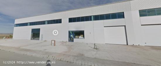 Se vende nave industrial en el Poligono Los Molinos - ALBACETE