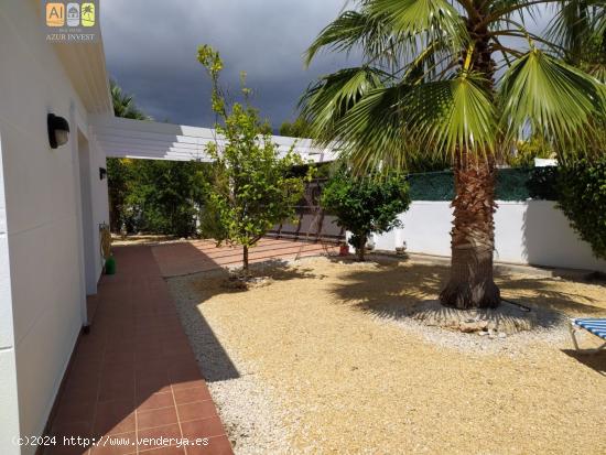 Precioso bungalow en urbanización - ALICANTE