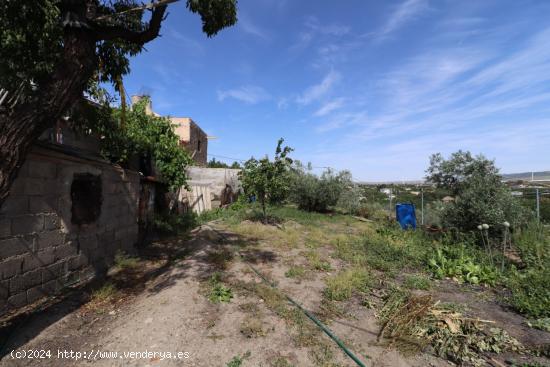 SE VENDE CASA CON PARCELA EN ZONA ABLA - ALMERIA