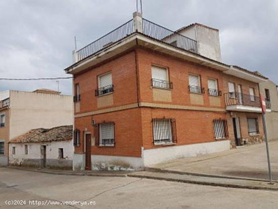 CASA A LA VENTA EN NAVAHERMOSA - TOLEDO