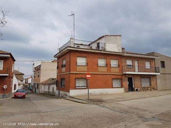 CASA A LA VENTA EN NAVAHERMOSA - TOLEDO