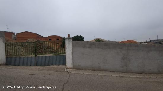  Terreno urbano de 3422 m2 en venta en Recas (Toledo) - TOLEDO 