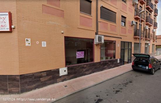 Local de 111 m2 en venta en Torrijos (Toledo) - TOLEDO