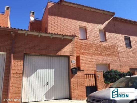 Chalet adosado en venta en Calle Inglaterra, Planta Baj, 45960, Chozas De Canales (Toledo) - TOLEDO