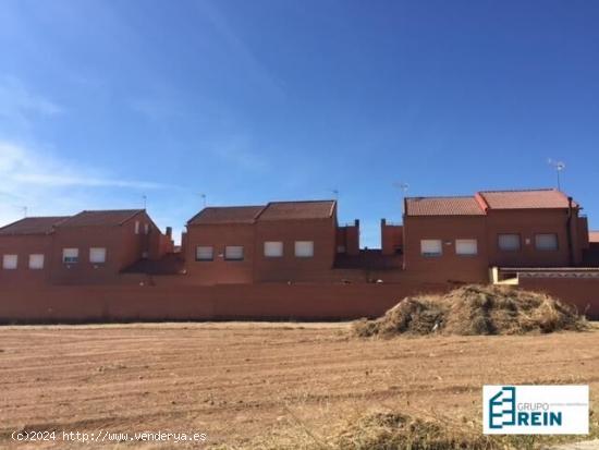 Chalet adosado en venta en Calle Inglaterra, Planta Baj, 45960, Chozas De Canales (Toledo) - TOLEDO