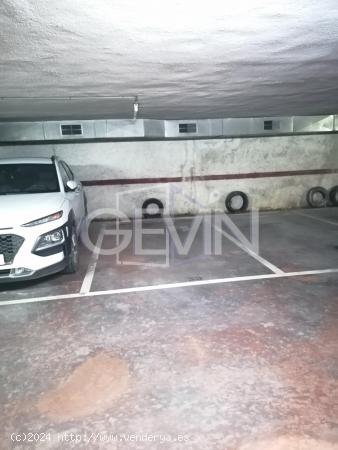 Plaza de parking en venta en Santa Perpetua de Mogoda - BARCELONA