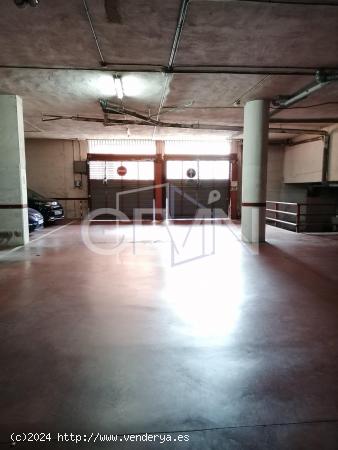 Plaza de Parking en venta en Santa Perpetua de Mogoda - BARCELONA