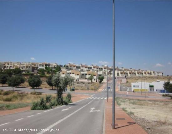 Parcelas varias diseminadas en la urbanización Pedro Verde, en la localidad de las Gabias - GRANADA