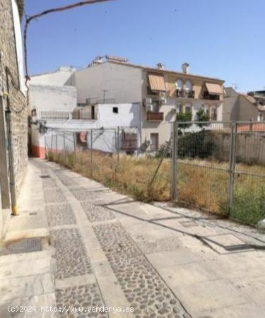 Suelo urbano residencial en el casco antiguo de Jaén, tipología plurifamiliar y comercial - JAEN