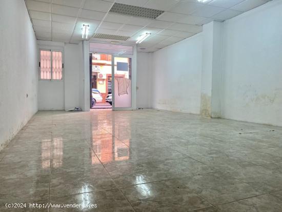 LOCAL COMERCIAL EN VENTA, ZONA COLEGIO CARMELITAS - CASTELLON