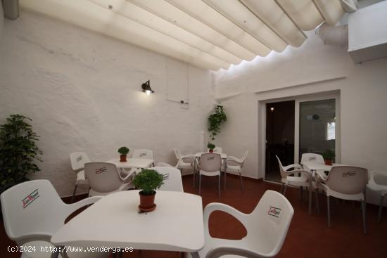 Casa entera con bar-cafetería en la planta baja. - BALEARES