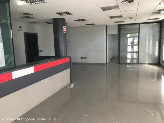 LOCAL DE 160M² EN PLENO BULEVAR DE VICAR - ALMERIA