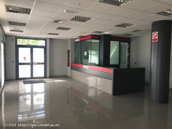 LOCAL DE 160M² EN PLENO BULEVAR DE VICAR - ALMERIA