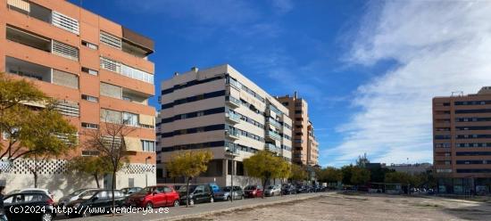 Se vende local comercial de 101,04 m2 en Alicante, zona  Gran Via - ALICANTE