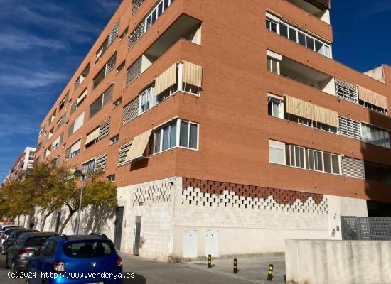 Se vende local comercial de 101,04 m2 en Alicante, zona  Gran Via - ALICANTE