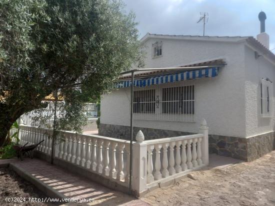 Precioso chalet a 2 mints caminando del pueblo de El Altet,piscina,barbacoa,2.200 metros. - ALICANTE