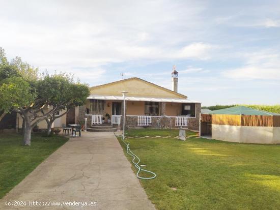 Urbis te ofrece una maravillosa casa en venta en Castellanos de Villiquera, Salamanca. - SALAMANCA