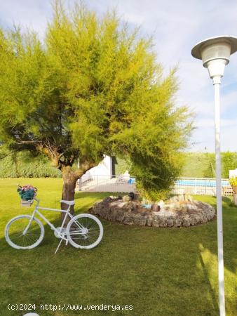 Urbis te ofrece una maravillosa casa en venta en Castellanos de Villiquera, Salamanca. - SALAMANCA