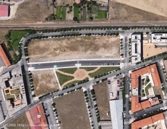  Urbis te ofrece una amplia parcela en venta en zona El Rollo, Salamanca. - SALAMANCA 