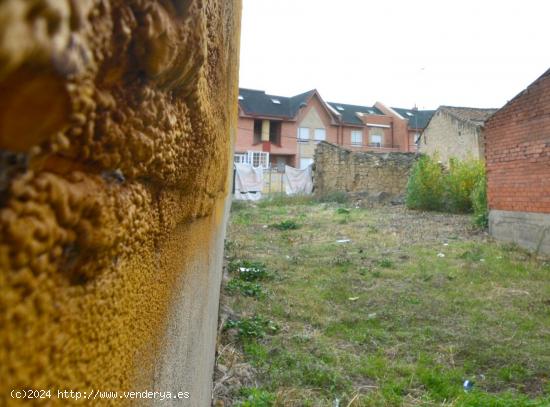 Urbis te ofrece un estupendo solar urbano en Villamayor, Salamanca. - SALAMANCA