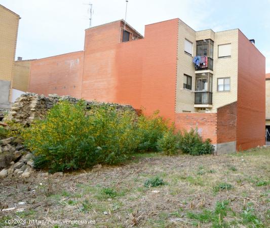 Urbis te ofrece un estupendo solar urbano en Villamayor, Salamanca. - SALAMANCA