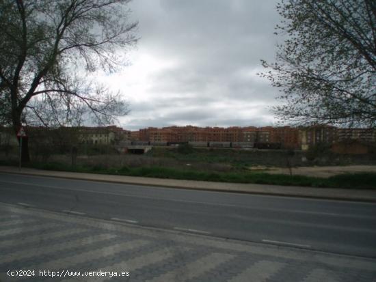 Urbis te ofrece un solar en zona Salas Bajas, Salamanca. - SALAMANCA