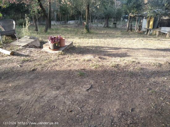 CASTELLARNAU. TERRENO SIN PENDIENTE DE 2.100m2 EN UNA DE LAS MEJORES CALLES. - BARCELONA