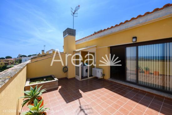 Elegante casa con moderno diseño cerca de la Playa en Sant Vicenç de Montalt - BARCELONA