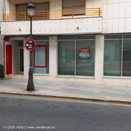 LOCAL COMERCIAL ADAPTADO  322 M2,  ESQUINA MARQUES DE ARACENA-HUELVA - HUELVA