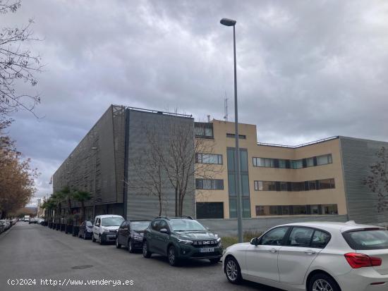 ALQUILER DE OFICINA, EN CENTRO DE EMPRESAS - GRANADA