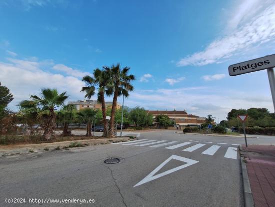 GRAN TERRENO RESIDENCIAL ESQUINERO EN EL ROMANÍ - EL VENDRELL - TARRAGONA