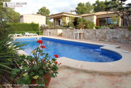 CHALET CON PISCINA UBICADO JUNTO A LA MARINA DE SANTA PONÇA - BALEARES