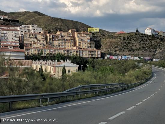 Alquiler o venta de plaza de garaje ancha y con barrera de cierre personal - GRANADA