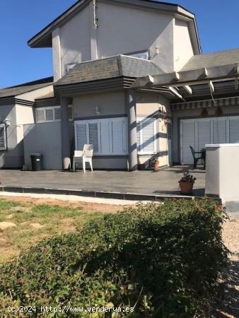 VENTA- CHALET INDEPENDIENTE- EN TENTEGORRA- 1300 M2 PARCELA- 5 DORMITORIOS - MURCIA