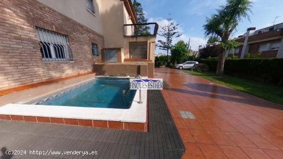 GRAN CHALET CON PISCINA Y JARDIN PROPIOS A 10 MINUTOS DEL CENTRO DE REUS - TARRAGONA