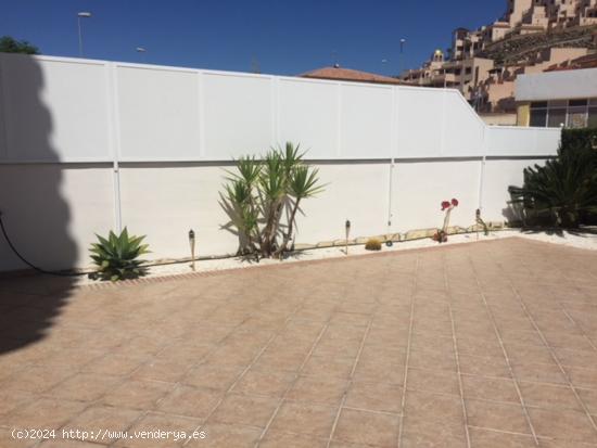 Apartamento de 2 dormitorios con 80m2 de jardin - MURCIA