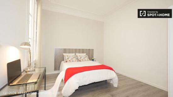 Cómoda habitación en alquiler en apartamento de 6 dormitorios en L'Esquerra de l'Eixample - BARCEL