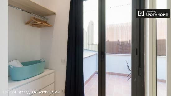 Habitaciones para alquilar en apartamento de 2 dormitorios en Barcelona - BARCELONA