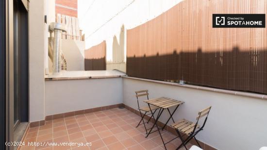 Habitaciones para alquilar en apartamento de 2 dormitorios en Barcelona - BARCELONA