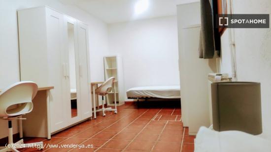 Cama en alquiler en habitación compartida en Bellaterra, Barcelona - BARCELONA