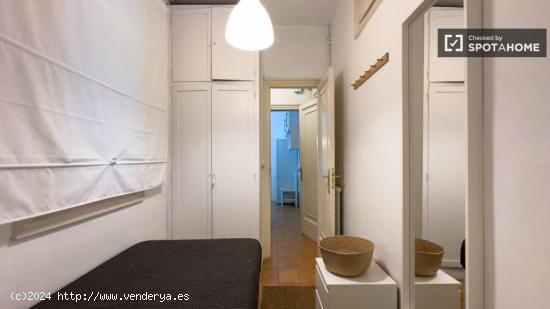 Habitaciones en alquiler en piso de 6 habitaciones en Sarrià-Sant Gervasi - BARCELONA