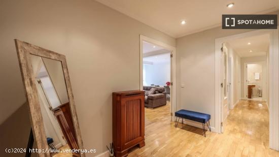 Apartamento de 3 dormitorios en alquiler en Pacífico, Madrid - MADRID