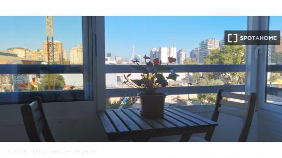 Apartamento de 2 dormitorios en alquiler en Quatre Carreres, Valencia - VALENCIA